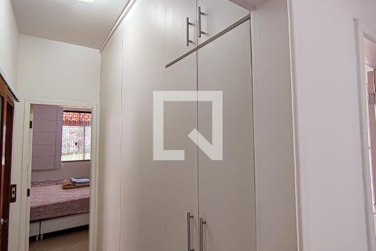 Corredor de casa de condomínio à venda com 4 quartos, 223m² em Anil, Rio de Janeiro
