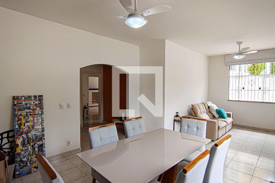Sala de casa de condomínio à venda com 4 quartos, 223m² em Anil, Rio de Janeiro