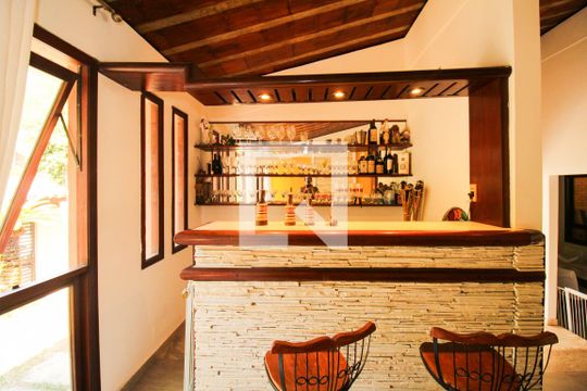 Bar - Sala de casa de condomínio à venda com 4 quartos, 1036m² em Itanhangá, Rio de Janeiro