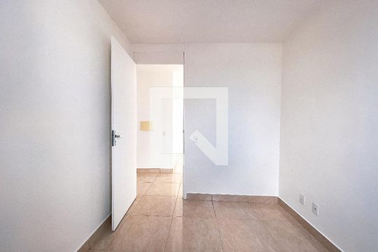 Quarto 2 de apartamento para alugar com 2 quartos, 43m² em Parque Ipe, São Paulo