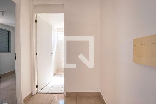 Sala de apartamento para alugar com 2 quartos, 43m² em Parque Ipe, São Paulo