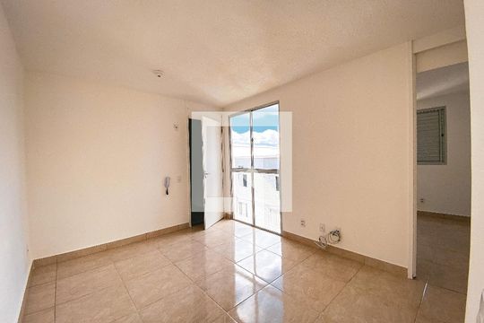 Sala de apartamento para alugar com 2 quartos, 43m² em Parque Ipe, São Paulo