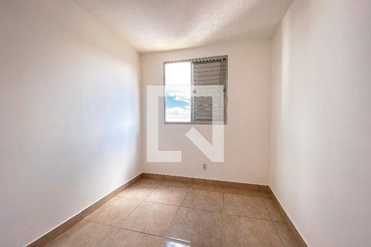 Quarto 2 de apartamento para alugar com 2 quartos, 43m² em Parque Ipe, São Paulo