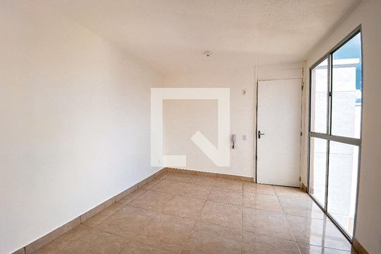 Sala de apartamento para alugar com 2 quartos, 43m² em Parque Ipe, São Paulo