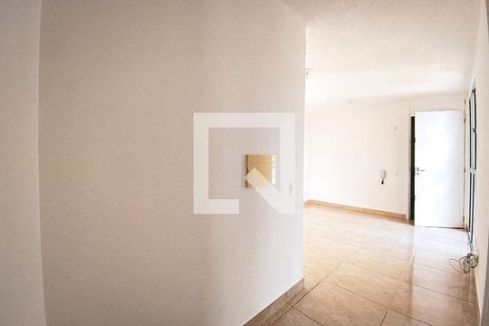Sala de apartamento para alugar com 2 quartos, 43m² em Parque Ipe, São Paulo