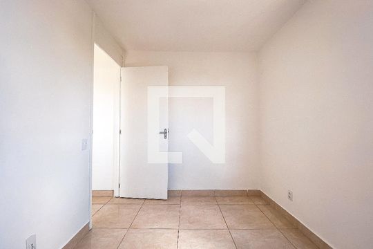 Quarto 1 de apartamento para alugar com 2 quartos, 43m² em Parque Ipe, São Paulo