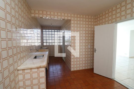 Cozinha de apartamento para alugar com 2 quartos, 86m² em Jardim Guanabara, Rio de Janeiro