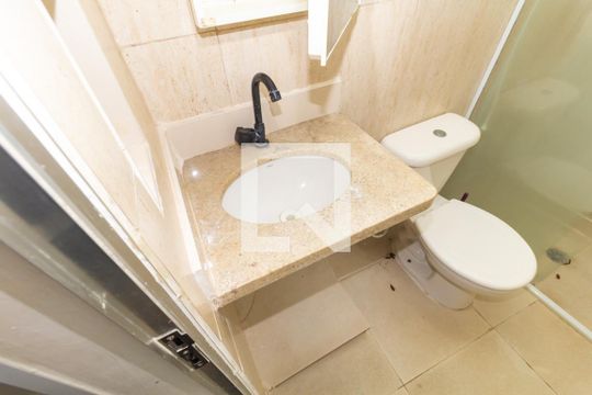 Banheiro de casa para alugar com 1 quarto, 40m² em Vila Dom Pedro I, São Paulo
