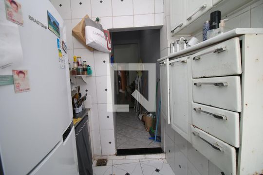 Cozinha de apartamento para alugar com 2 quartos, 55m² em Vila Kosmos, Rio de Janeiro