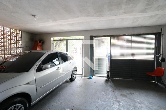Garagem de casa à venda com 2 quartos, 250m² em Parque João Ramalho, Santo André