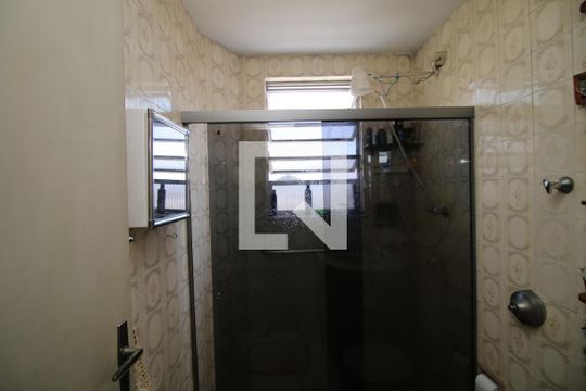 Banheiro de apartamento à venda com 2 quartos, 140m² em Ramos, Rio de Janeiro