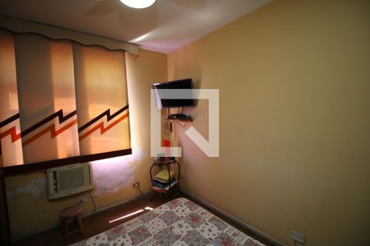 Quarto 1 de apartamento à venda com 2 quartos, 140m² em Ramos, Rio de Janeiro