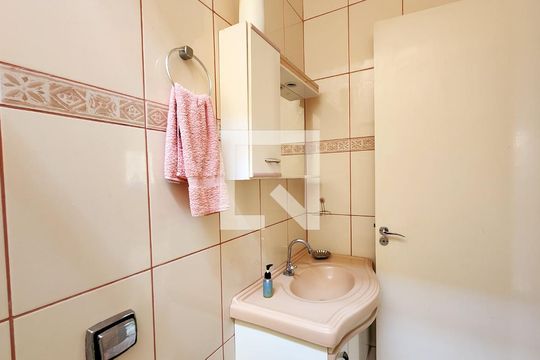 Banheiro de casa à venda com 3 quartos, 250m² em Cidade Luíza, Jundiaí