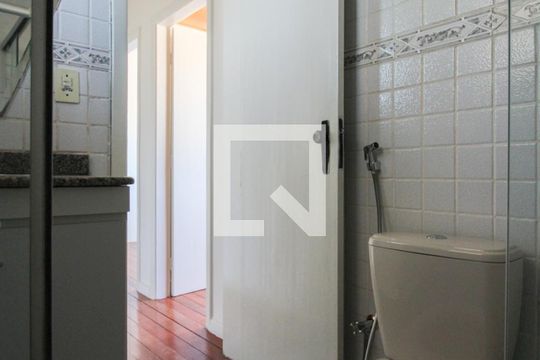Banheiro Social de apartamento para alugar com 3 quartos, 75m² em Ouro Preto, Belo Horizonte