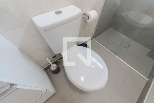 Banheiro de apartamento à venda com 1 quarto, 42m² em Cerqueira César, São Paulo
