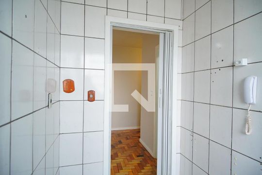 Cozinha de apartamento para alugar com 1 quarto, 40m² em Jardim Dona Leopoldina, Porto Alegre