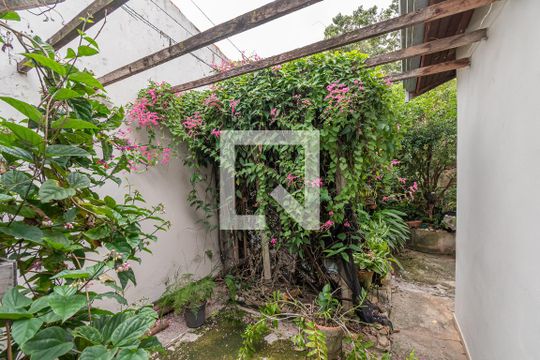 Quintal de casa para alugar com 3 quartos, 170m² em Jardim Lírio , Hortolândia