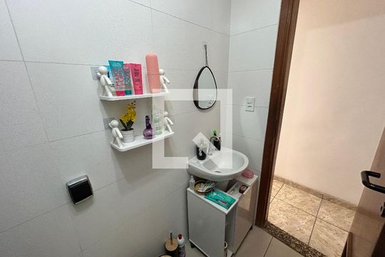 Banheiro de apartamento para alugar com 2 quartos, 69m² em Engenho Novo, Rio de Janeiro