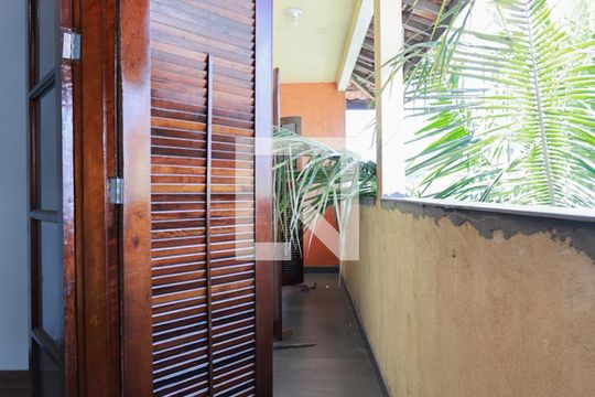 Casa 1 - Varanda dos quartos 1 e 2 de casa à venda com 3 quartos, 500m² em Vila Amalia (zona Norte), São Paulo