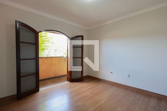 Casa 1 - Quarto 1 de casa à venda com 3 quartos, 500m² em Vila Amalia (zona Norte), São Paulo