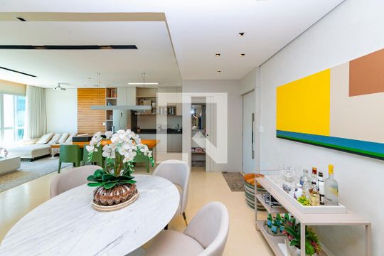 Sala de apartamento à venda com 1 quarto, 76m² em Belvedere, Belo Horizonte