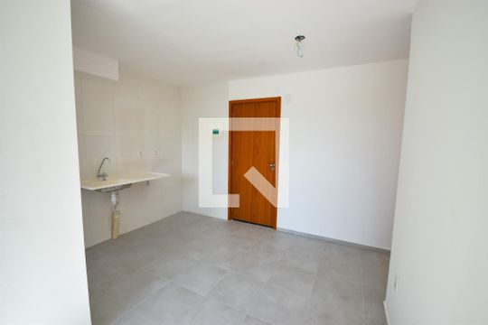 Sala de apartamento para alugar com 2 quartos, 42m² em Del Castilho, Rio de Janeiro