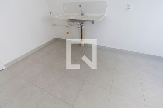 Cozinha de apartamento para alugar com 1 quarto, 32m² em Parque Industrial Tomas Edson, São Paulo