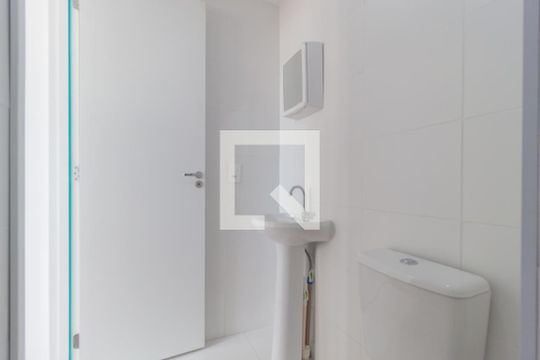 Banheiro de apartamento para alugar com 1 quarto, 24m² em Brás, São Paulo