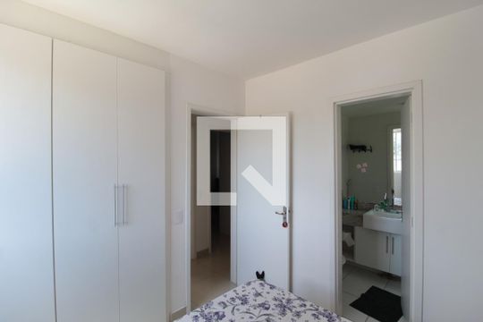 Suite de apartamento para alugar com 3 quartos, 69m² em Planalto, Belo Horizonte