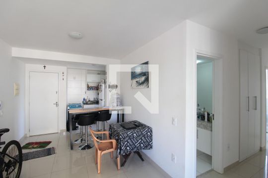Sala de apartamento para alugar com 3 quartos, 69m² em Planalto, Belo Horizonte