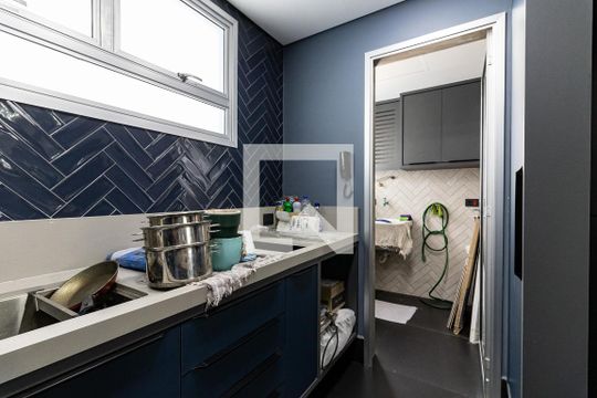 Cozinha de apartamento para alugar com 3 quartos, 96m² em Liberdade, São Paulo