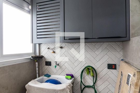 Lavanderia de apartamento para alugar com 3 quartos, 96m² em Liberdade, São Paulo
