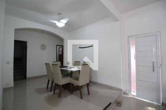Sala de casa à venda com 5 quartos, 260m² em Pechincha, Rio de Janeiro