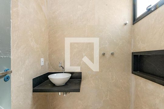 Banheiro da Suíte 3 de apartamento à venda com 3 quartos, 197m² em Prado, Belo Horizonte