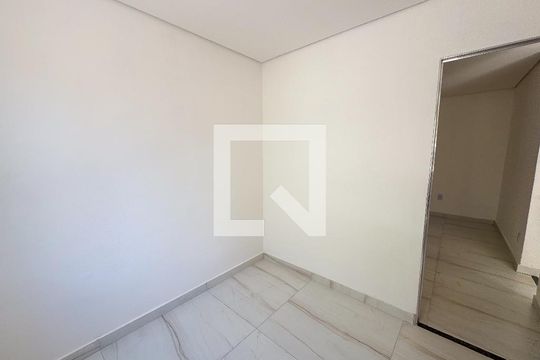 Quarto 1 de apartamento para alugar com 2 quartos, 39m² em Inconfidentes, Contagem