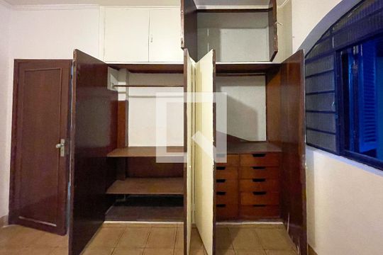 Quarto 1 de casa para alugar com 3 quartos, 360m² em Perdizes, São Paulo