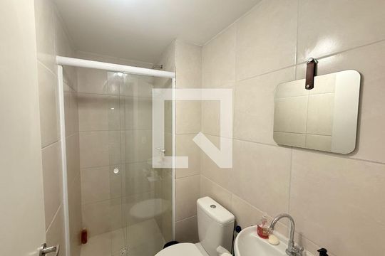 Banheiro de apartamento para alugar com 2 quartos, 45m² em Parque da Vila Prudente, São Paulo