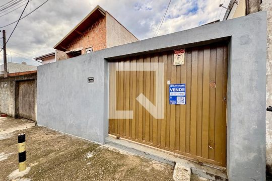 Fachada e Placa de casa à venda com 3 quartos, 175m² em Parque Residencial Jundiaí, Jundiaí