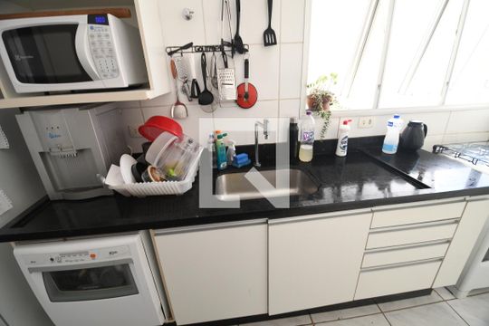 Cozinha de apartamento à venda com 2 quartos, 100m² em Jardim Flamboyant, Campinas