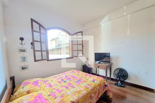 Suíte 1 de casa à venda com 5 quartos, 360m² em Nova Suíça, Belo Horizonte
