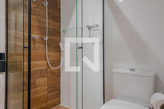 Banheiro de kitnet/studio à venda com 1 quarto, 30m² em Jardins, São Paulo