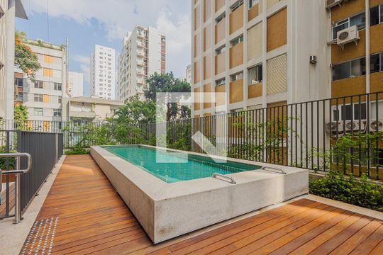 Piscina de kitnet/studio à venda com 1 quarto, 30m² em Jardins, São Paulo