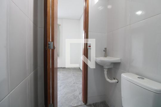 Banheiro de apartamento para alugar com 1 quarto, 18m² em Vila Castelo, São Paulo
