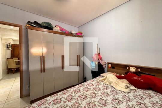 Quarto 1 de casa à venda com 2 quartos, 124m² em Parque Capuava, Santo André