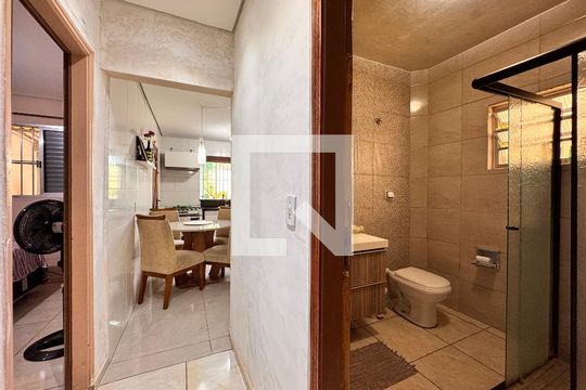 Corredor de casa à venda com 2 quartos, 124m² em Parque Capuava, Santo André