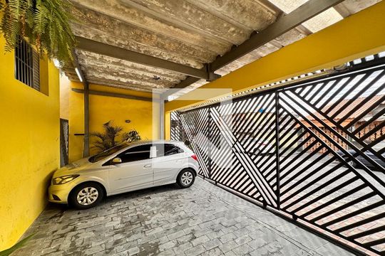 Garagem de casa à venda com 2 quartos, 124m² em Parque Capuava, Santo André