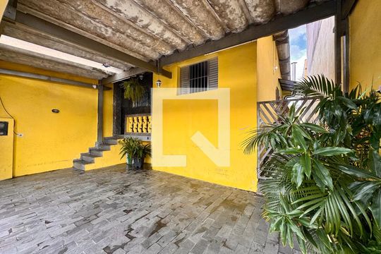 Garagem de casa à venda com 2 quartos, 124m² em Parque Capuava, Santo André