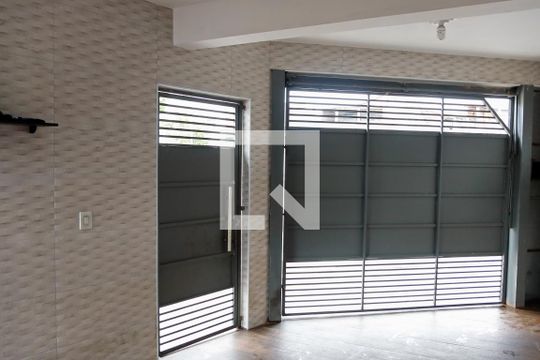 Garagem de casa para alugar com 3 quartos, 137m² em Rochdale, Osasco