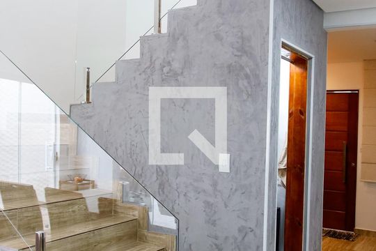 Sala de casa para alugar com 3 quartos, 137m² em Rochdale, Osasco