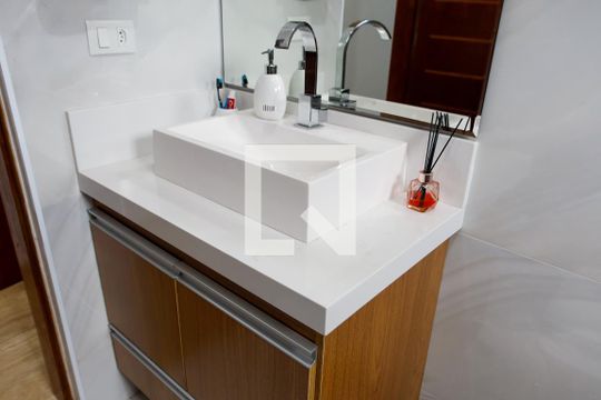 Banheiro da Suíte 3 de casa para alugar com 3 quartos, 137m² em Rochdale, Osasco